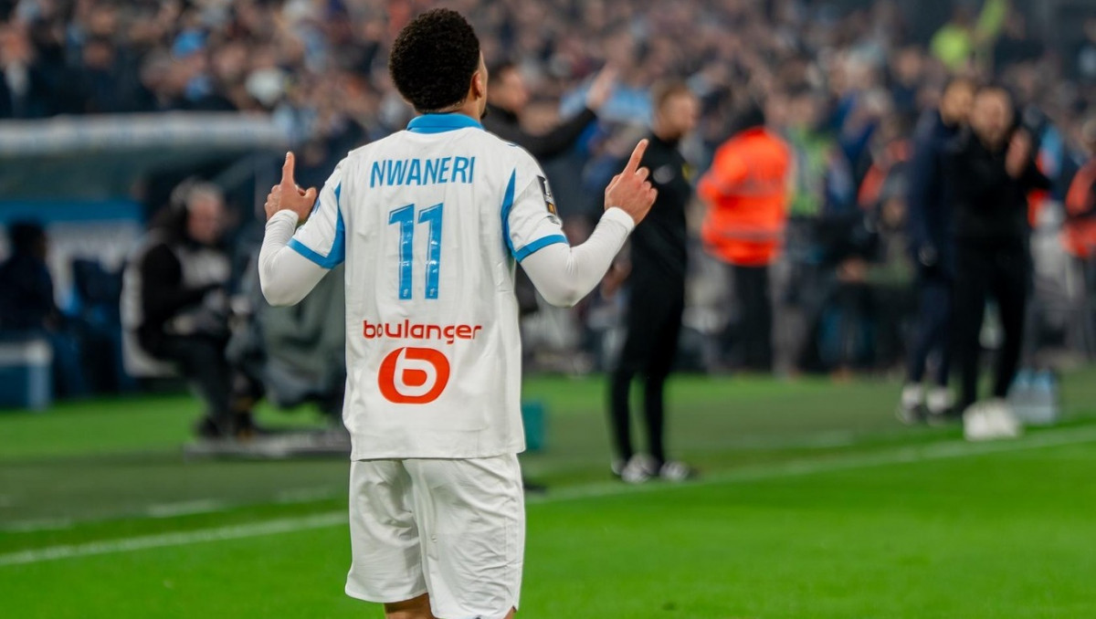 Осечка конкурента вывела ПСЖ на первое место в чемпионате Франции