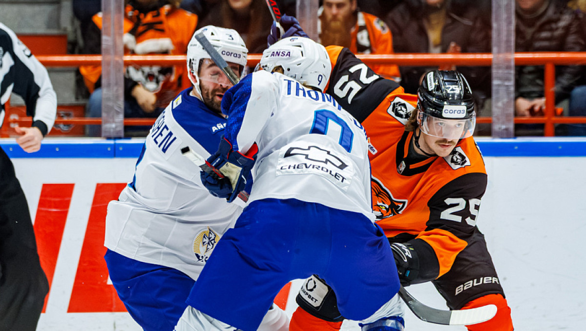 Шестью шайбами обернулся матч "Барыса" с конкурентом по КХЛ