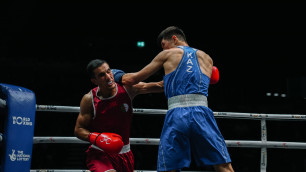 Торехан Сабырхан (справа) на ЧМ-2025 по боксу. ©KBF