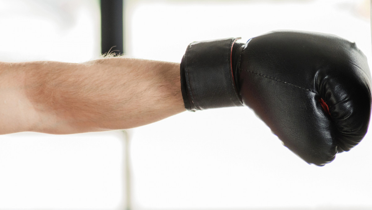 Камбэк состоялся в бою Казахстана на престижном турнире по боксу