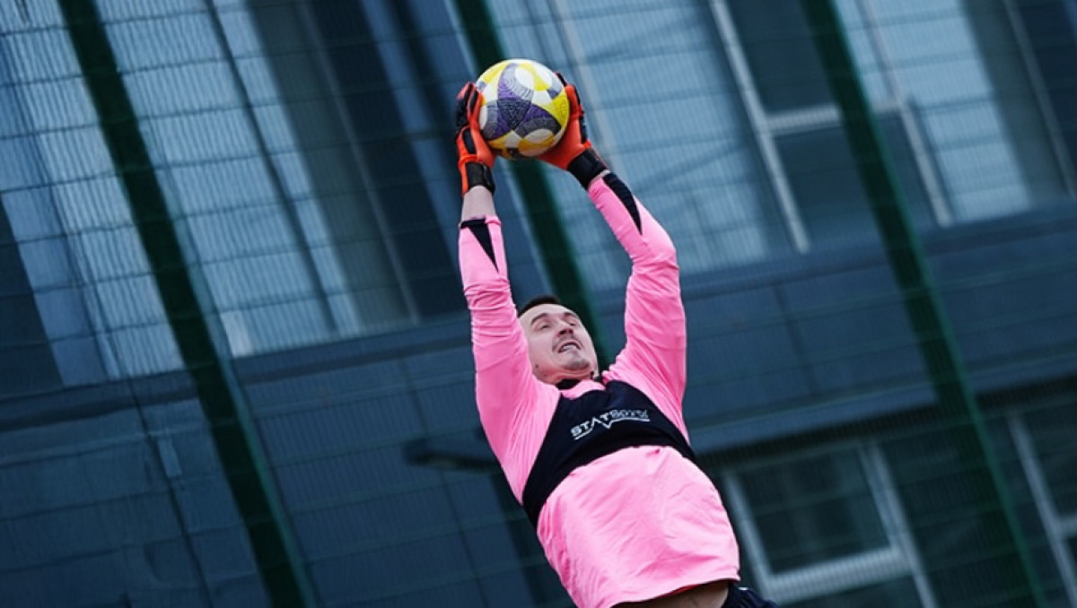 Казахстанский вратарь отразил пенальти и стал героем кубкового матча в Европе