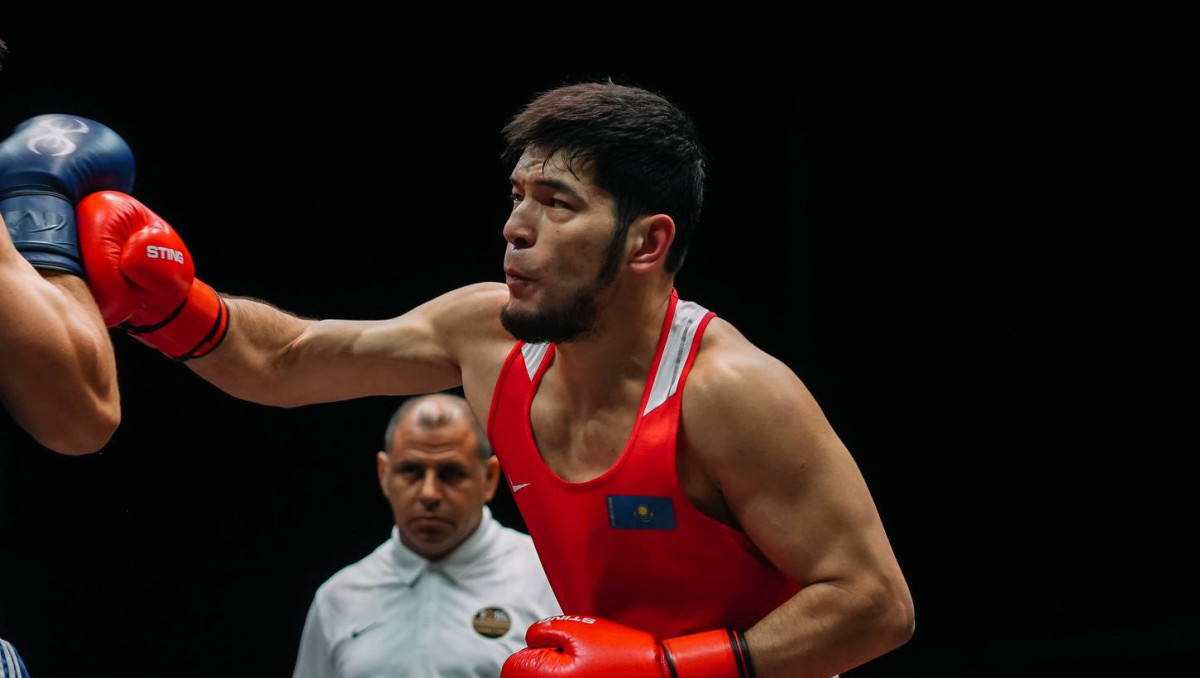 Лучший боксёр с Олимпиады из Казахстана побил призёра ЧМ и завоевал медаль