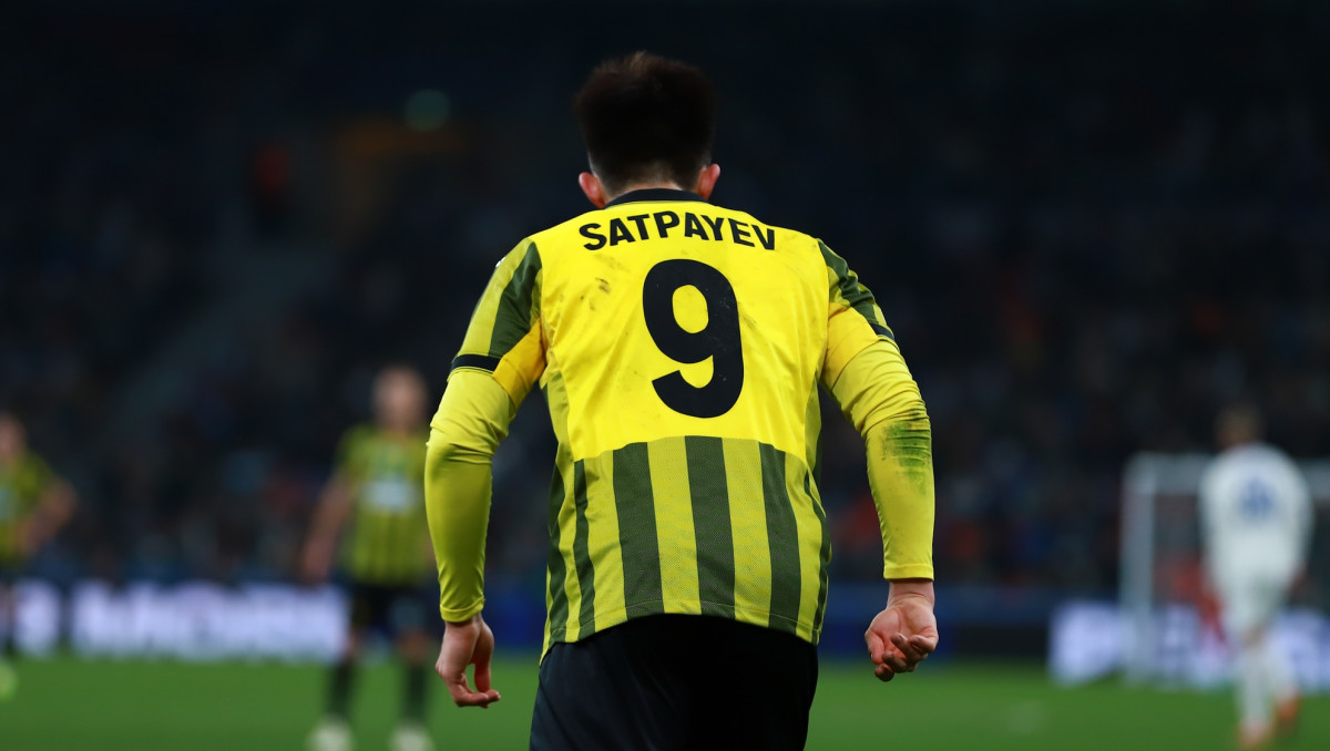 Сатпаев в старте? "Кайрат" назвал состав на матч с "Пахтакором"