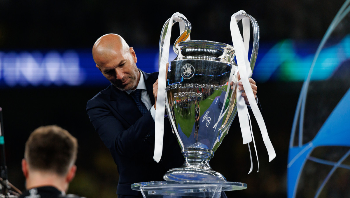 Во Франции объявили решение по Зинедину Зидану. Подробности