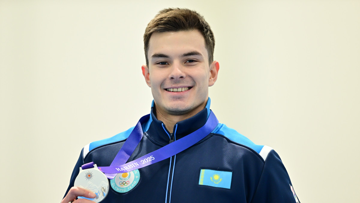 14 февраля. Коньки. Евгений Кошкин и женская сборной Казахстана