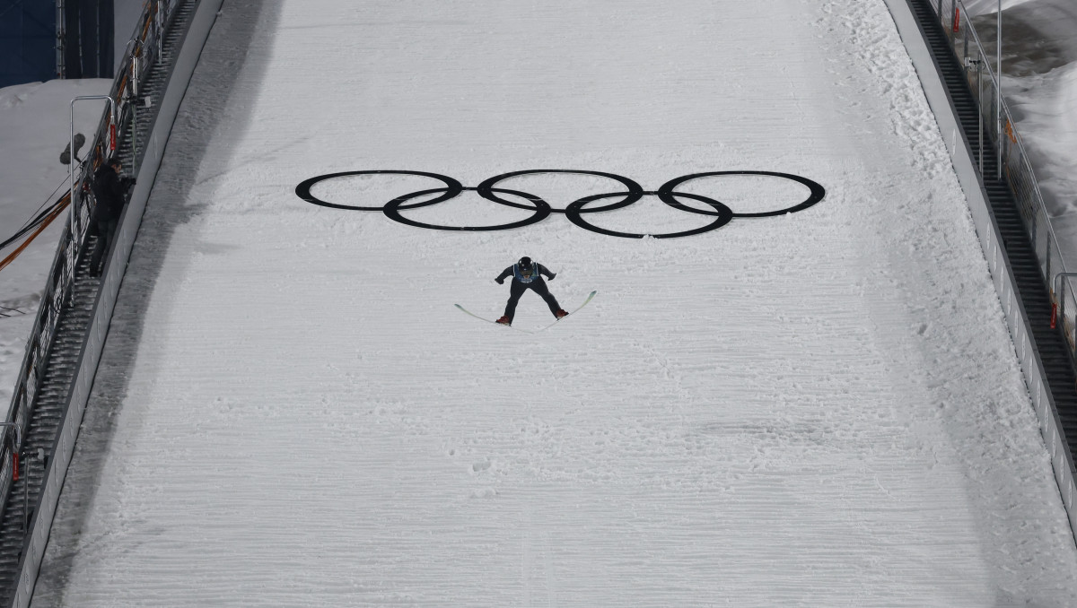 16 февраля. Прыжки с трамплина. Илья Мизерных и Данил Васильев