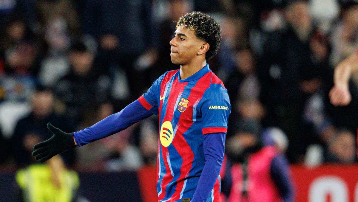 Ямаль попросил Флика исключить новую звезду "Барселоны"