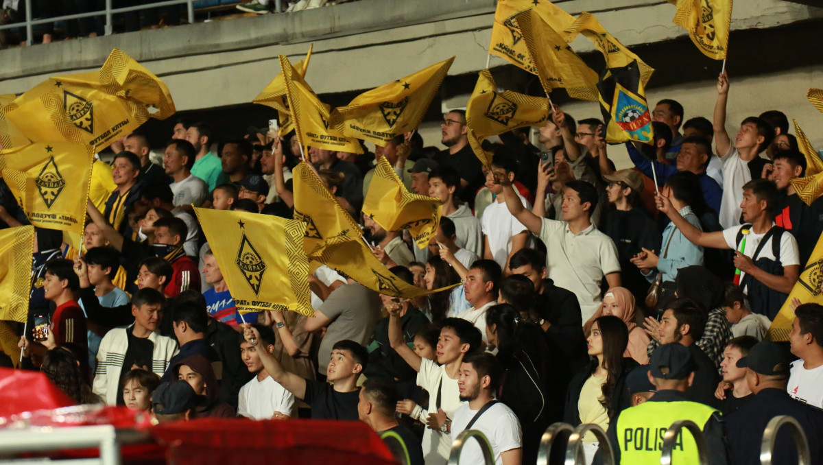 Двое на выход: "Кайрат" раздал игроков клубам КПЛ