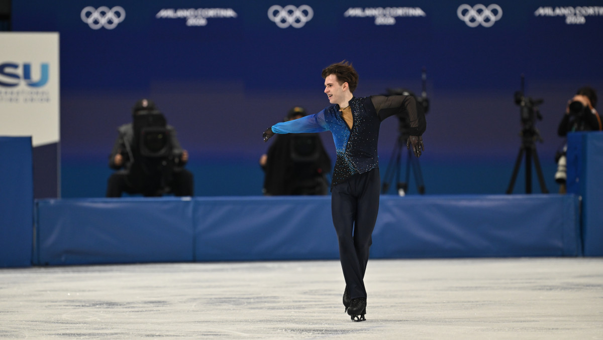 Михаил Шайдоров передал в музей костюм с Олимпийских игр-2026