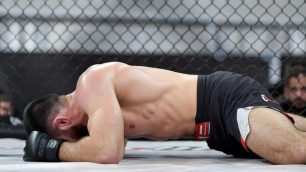 Боец после поражения. Фото сгенерировано нейросетью Grok©