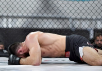 Боец после поражения. Фото сгенерировано нейросетью Grok©