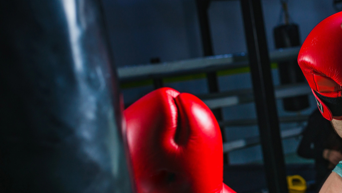 Судьи решили исход первого дерби Казахстан - Узбекистан на малом ЧМ по боксу