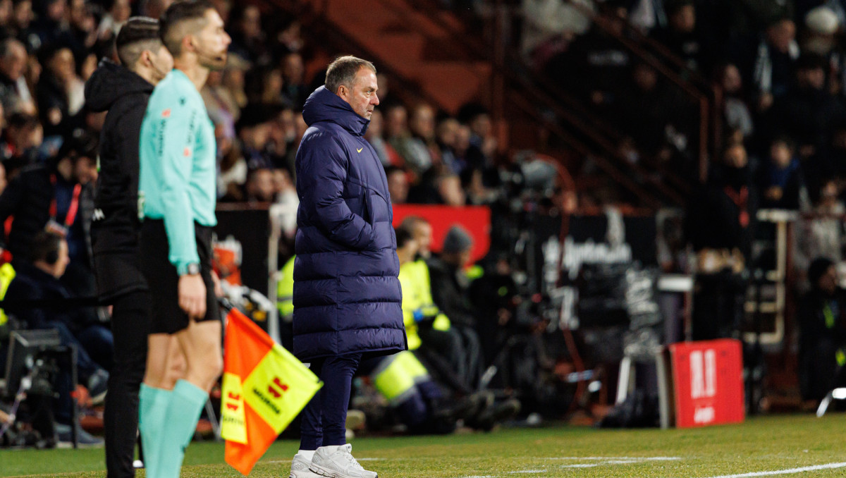 Флик нашёл необычного нового нападающего для "Барселоны"