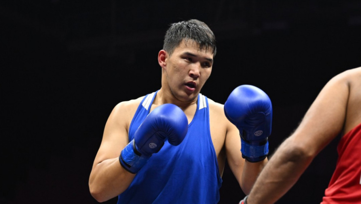 Казахстанский боксёр уступил брату на малом ЧМ и покинул турнир