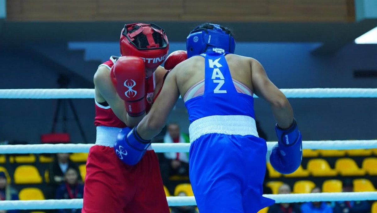 Разгром от Узбекистана и победы над США. Как Казахстан выступил в 3-й день малого ЧМ по боксу