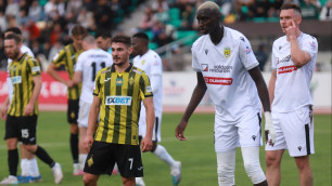 Жоржиньо Монтейру и Пап-Алиун Ндиайе. Фото: ФК "Кайрат"/Арман Джаксыгулов©