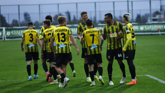 Футболисты "Кайрата" в матче с "Оренбургом". Фото: ФК "Кайрат"/Арман Джаксыгулов©