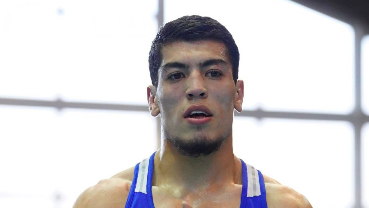 Казахстан без боя выиграл вторую дуэль у Узбекистана за финал малого ЧМ по боксу