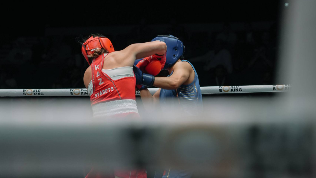 Казахстан деклассировал соперника и завоевал золото малого ЧМ по боксу