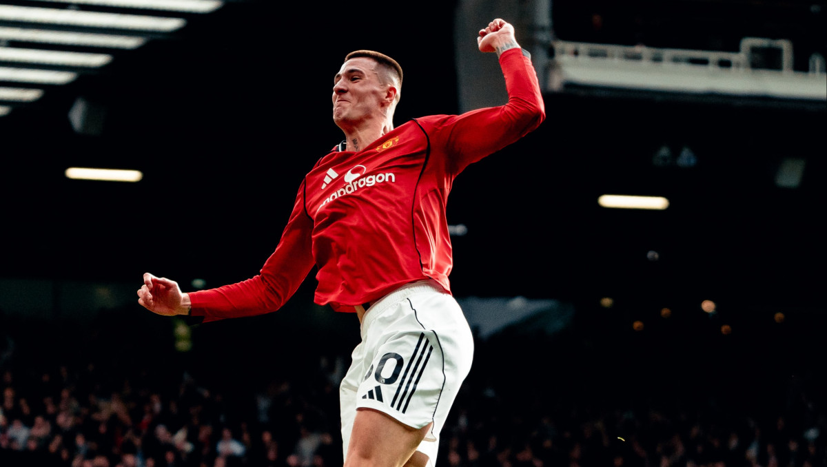 "Манчестер Юнайтед" оформил камбэк и ворвался в топ-3 АПЛ