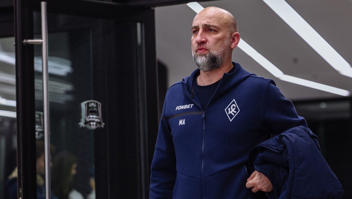 "Хуже не было": фанаты клуба РПЛ требуют уволить Адиева. Он вернётся в Казахстан?