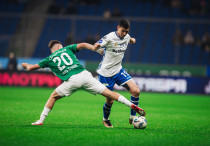 Бахтиёр Зайнутдинов и Максим Самородов. Фото: ФК "Динамо Москва"©