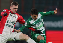 Галмымжан Кенжебек (справа). ©ФК "Ахмат"