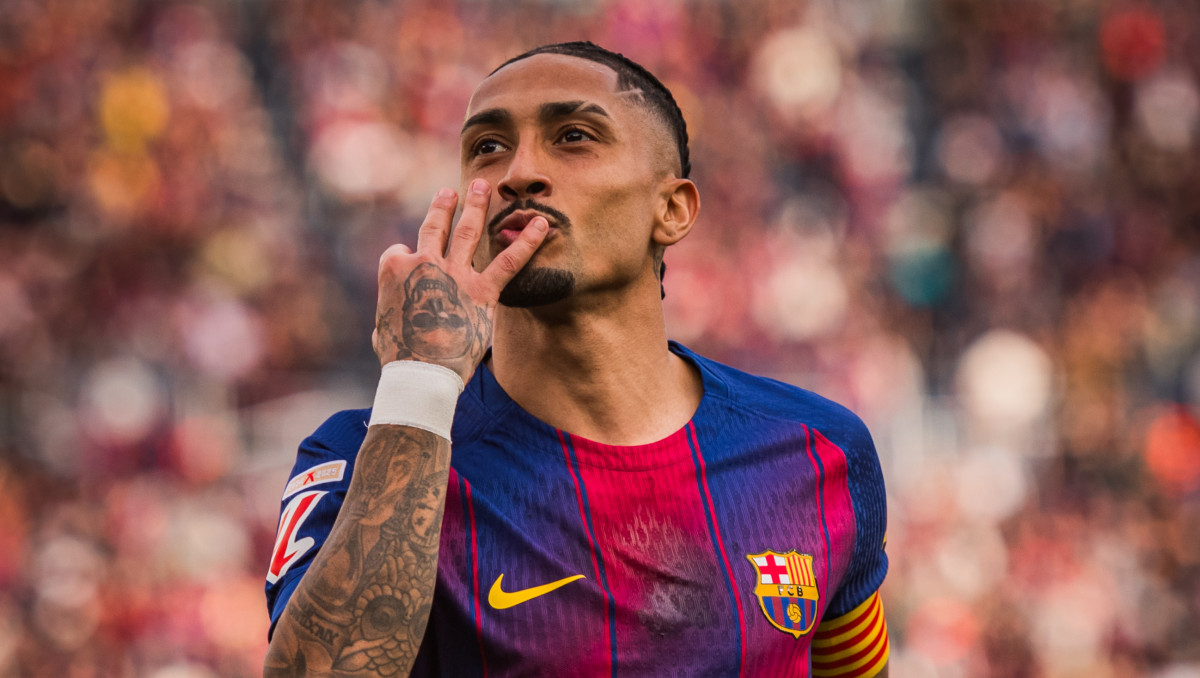 Хет-трик Рафиньи и разгром 5:2 помог "Барселоне" оторваться от "Реала"