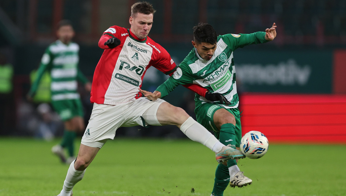 Кенжебеку не дают играть в "Ахмате": в чём причины и что теперь делать?