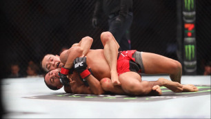 Асу Алмабаев в бою UFC. ©Аян Несипбеков