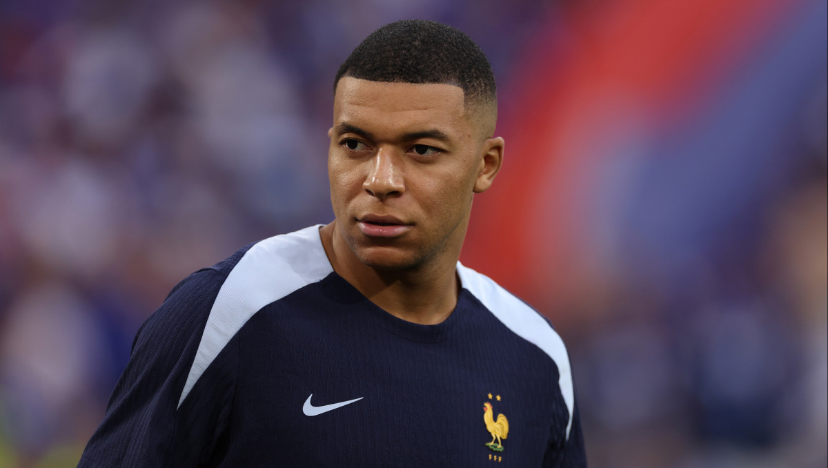 Дешам ответил критикам: зачем Мбаппе вызван в сборную Франции