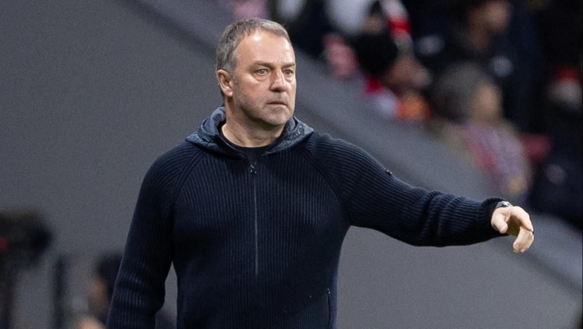 Два игрока на грани ухода из "Барселоны": Флик выбрал своего любимчика