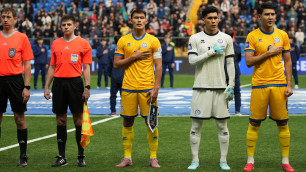 Нуралы Алип, Темирлан Анарбеков и Алибек Касым перед матчем Казахстан - Намибия. Фото: Vesti.kz/Алимжан Аманжол©