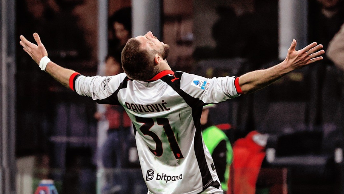 "Чесли" намерен усилить оборону лидером "Милана"