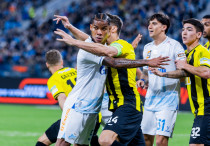 Вильмар Барриос в матче с "Кайратом". Фото: ФК "Зенит"/Анна Мейер©