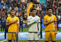 Нуралы Алип, Темирлан Анарбеков и Алибек Касым перед матчем Казахстан - Намибия. Фото: Vesti.kz/Алимжан Аманжол©