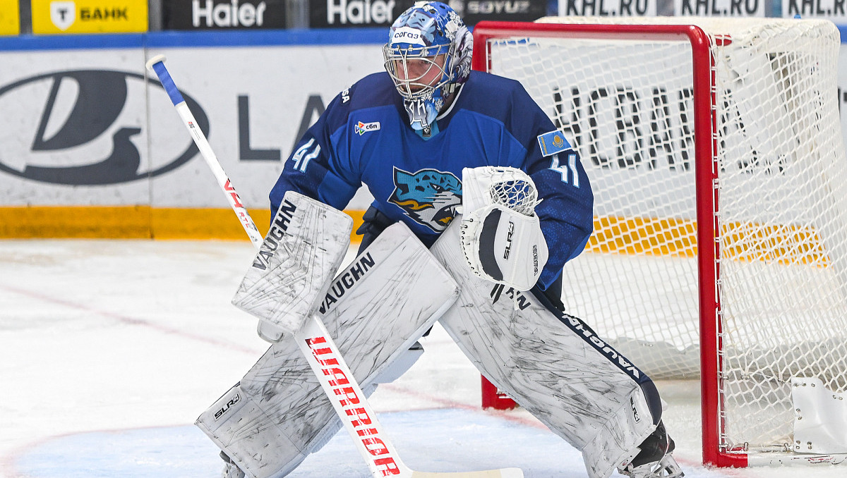 Американский вратарь покинул "Барыс" и перешёл в новый клуб