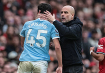 Абдукодир Хусанов (слева) и Хосеп Гвардиола. ©Depositphotos/operations@newsimages.co.uk