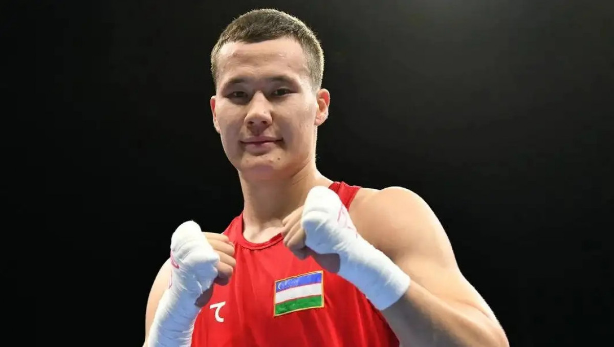 Казах из Узбекистана выиграл с нокаутом и вышел на Оралбая на ЧА-2026