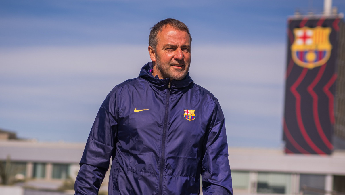 Флик принял решение по трансферу дорогостоящего игрока в "Барселону"