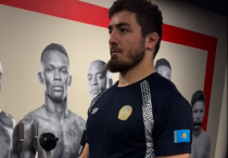 Абдул-Рахман Яхъяев в казахстанской футболке. Фото: IG/ahmedzeki_87©