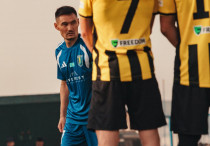 Серикжан Мужиков в матче с "Кайратом". Фото: ФК "Жетысу"©