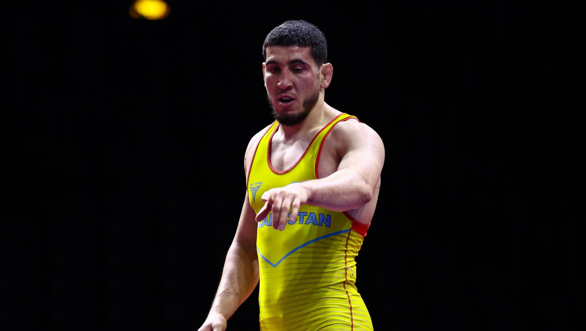 Казахстанец сотворил сенсацию на ЧА по борьбе и победил призёра ЧМ из Узбекистана
