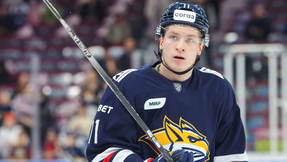 Казахстанский хоккеист решил исход матча плей-офф КХЛ