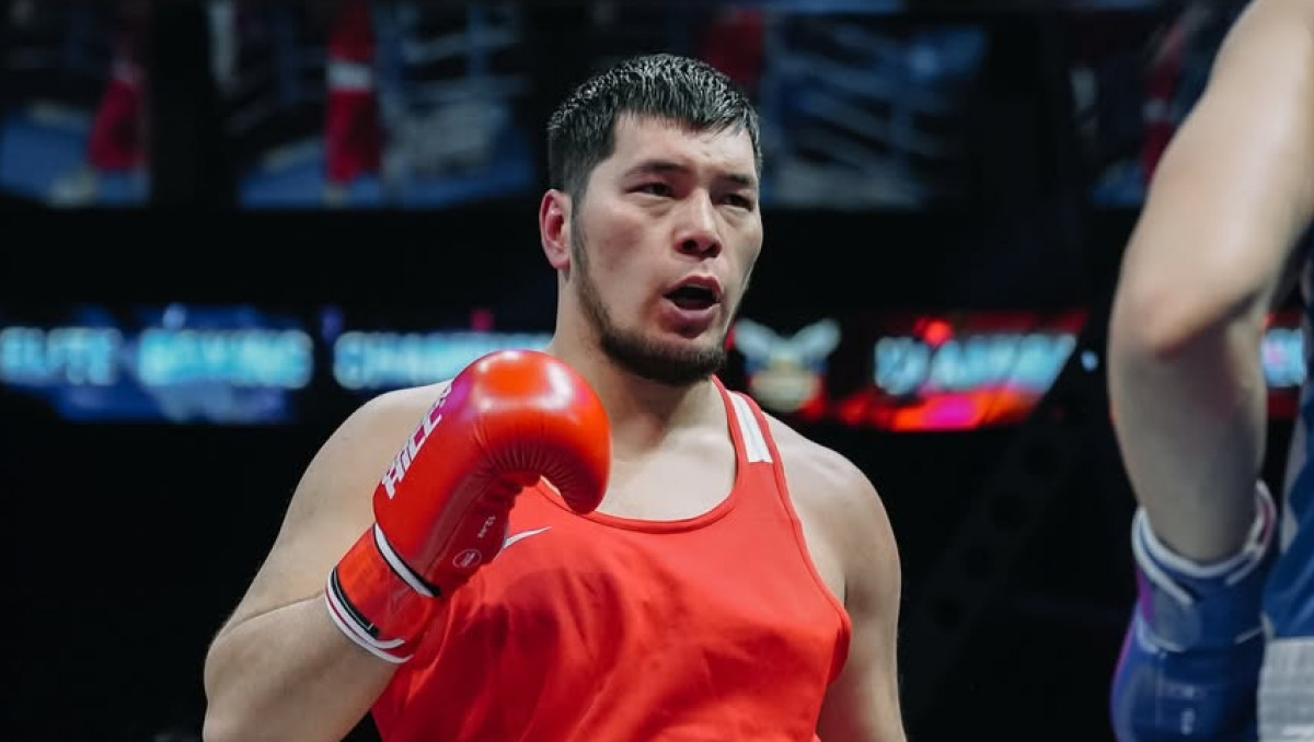 Разгромом с нокдауном обернулся бой Айбека Оралбая за золото ЧА-2026 по боксу