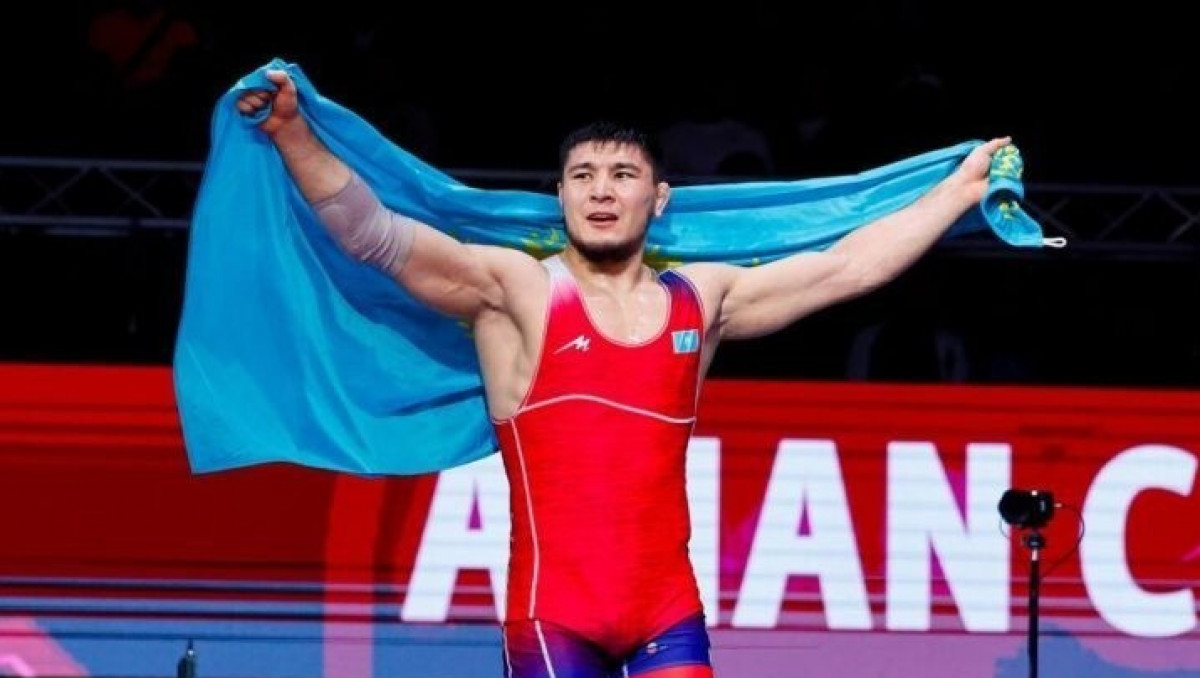 Разгром 6:0 принёс Казахстану первую медаль на ЧА по вольной борьбе