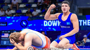 Едыге Касымбек (справа). ©United World Wrestling