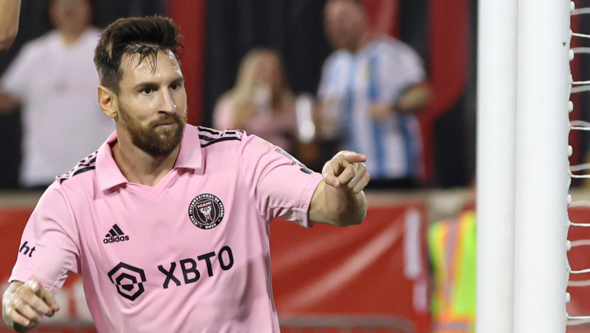 Бекхэм сделал заявление о новом тренере для Месси