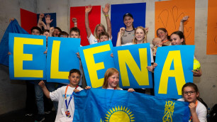 Елена Рыбакина с фанатами в Штутгарте. Фото: Jimmie48©