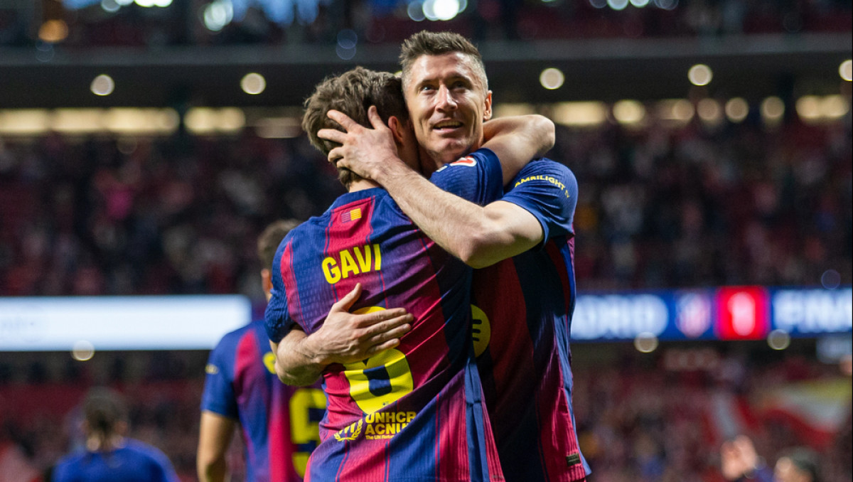 "Барселона" может переманить форварда у обидчика на замену Левандовски